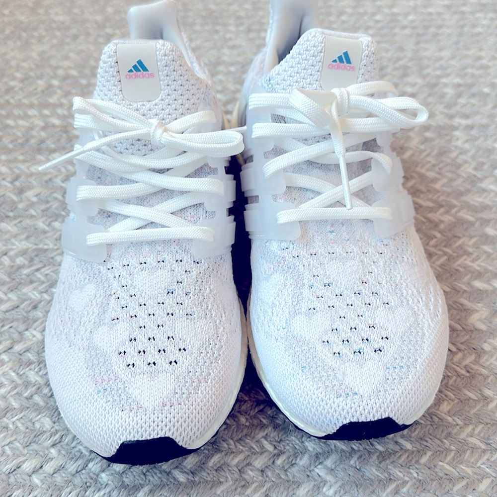 Adidas Ultraboost 5.0 DNA White With Hearts 💕